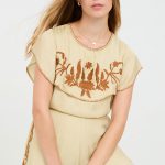 GIS BLOUSE WITH FRONT EMBROIDERY FLORAL GOLD