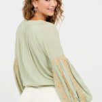 CATRIONA BLUSA MANGA LARGA CON BORDADO FLORAL VERDE