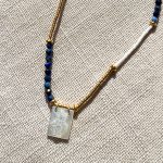 COLLAR ESCAPULARIO MADRE PERLA BLUE