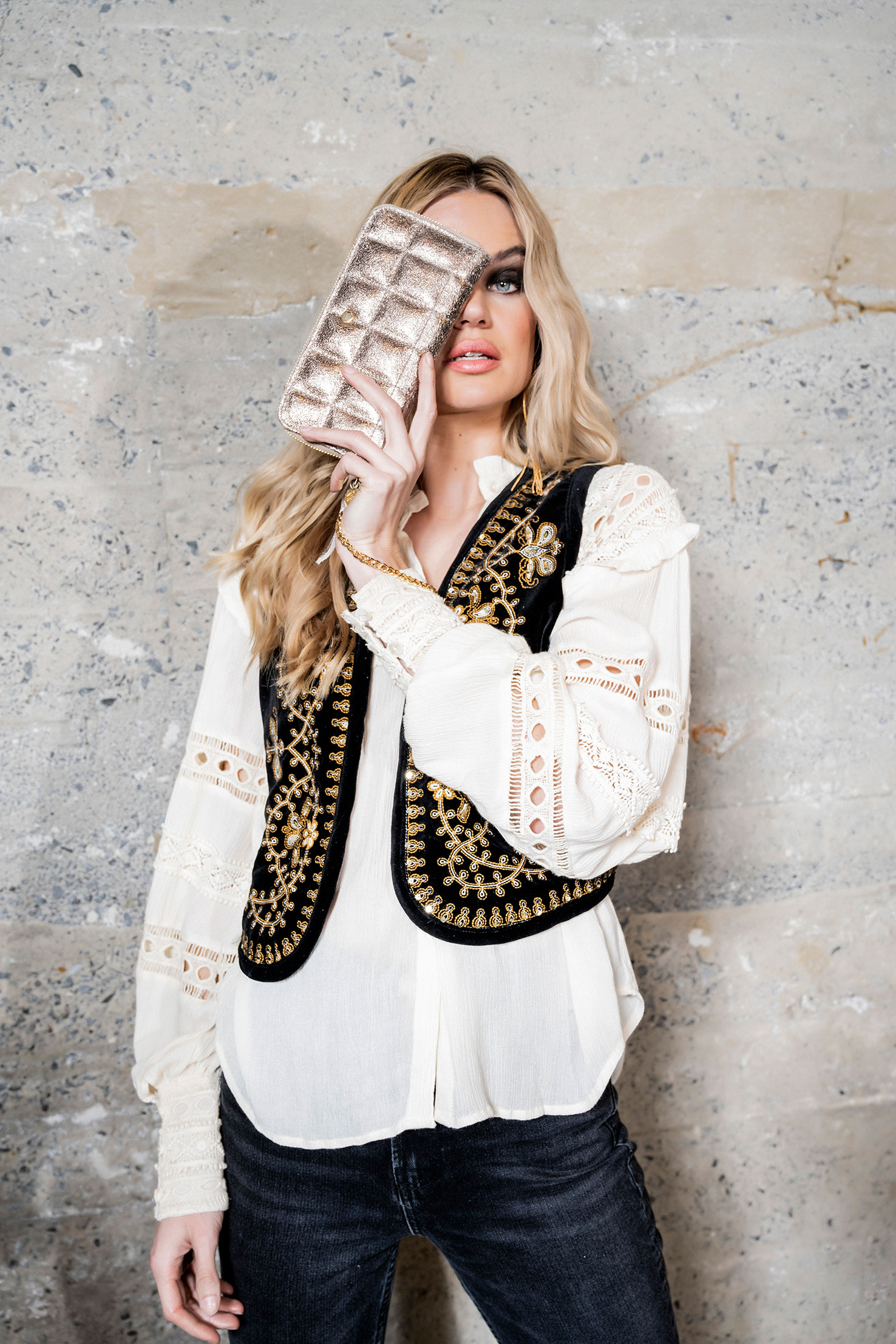 HANDEMBROIDERED VELVET VEST JEWEL BLACK Bohemy