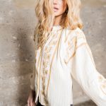 MADDI BLOUSE BLANCA CON BORDADO EN BEIGE
