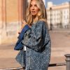 ARIANA BLUE QUILT OVERSIZE ETHNIC PRINTED JACKET - Image 3