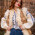 CHALECO BOHEMIO DE PIEL DOBLE FAZ BORDADO A MANO CAMEL S-M