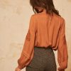 KRISHA BLUSA OCRE - Imagen 3