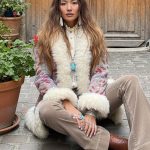 ABRIGO BOHEMIO EN PIEL BORDADO CON FORRO Y CUELLO DE PIEL GREY ECRU SUEDE M